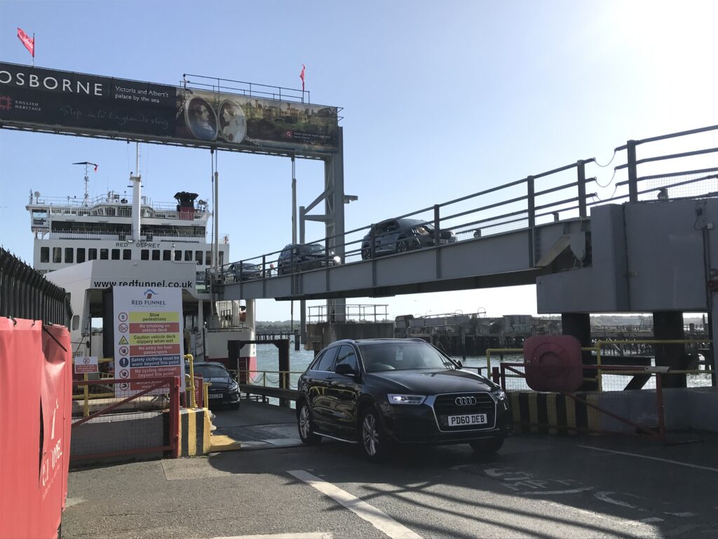 ワイト島へのフェリー